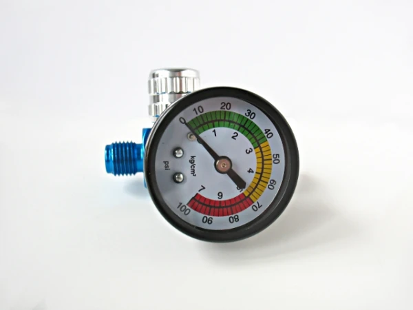 Regulator reduktor z manometrem do pistoletów lakierniczych 1/4 BLUE