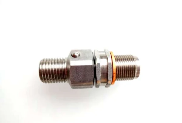 Złączka obrotowa krętlik pistolet B500 XTREME RED STRONG M1/4 x M14x1mm L45
