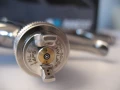 Pistolet lakierniczy Iwata LPH 80 1,0 mm do retuszu i zaprawek z dwoma kubkami 70 i 250 ml