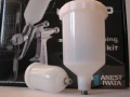 Pistolet lakierniczy Iwata LPH 80 1,0 mm do retuszu i zaprawek z dwoma kubkami 70 i 250 ml